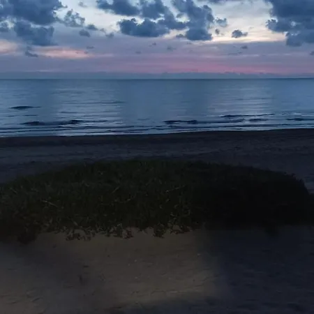 Casina Sulla Sabbia * Torvaianica