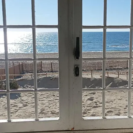 Casina Sulla Sabbia 아파트 *