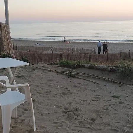 Casina Sulla Sabbia 아파트 *